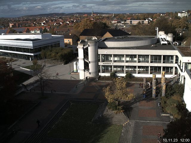 Foto der Webcam: Verwaltungsgebäude, Innenhof mit Audimax, Hörsaal-Gebäude 1