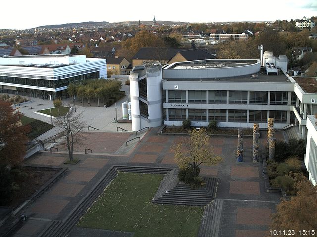 Foto der Webcam: Verwaltungsgebäude, Innenhof mit Audimax, Hörsaal-Gebäude 1