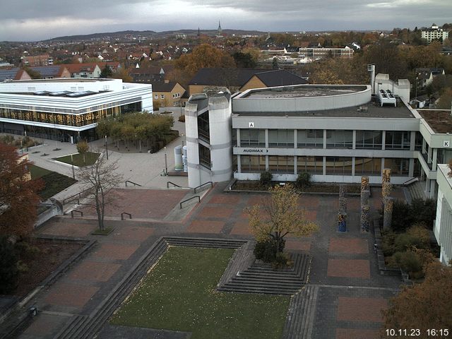 Foto der Webcam: Verwaltungsgebäude, Innenhof mit Audimax, Hörsaal-Gebäude 1