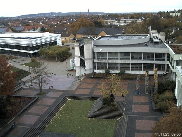 Foto der Webcam: Verwaltungsgebäude, Innenhof mit Audimax, Hörsaal-Gebäude 1