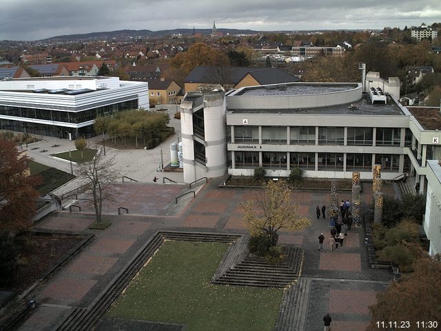 Foto der Webcam: Verwaltungsgebäude, Innenhof mit Audimax, Hörsaal-Gebäude 1