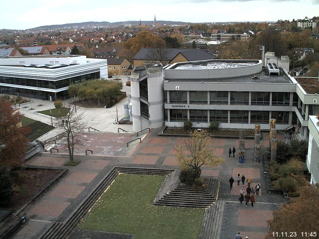 Foto der Webcam: Verwaltungsgebäude, Innenhof mit Audimax, Hörsaal-Gebäude 1