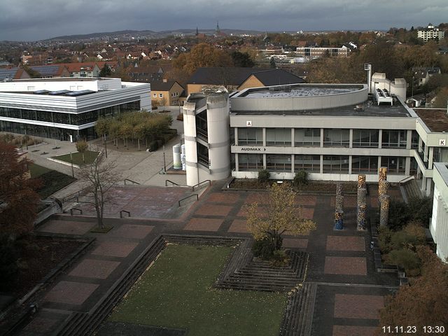 Foto der Webcam: Verwaltungsgebäude, Innenhof mit Audimax, Hörsaal-Gebäude 1