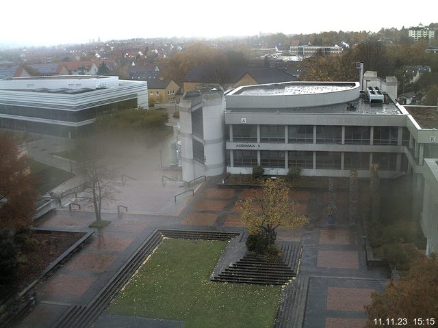 Foto der Webcam: Verwaltungsgebäude, Innenhof mit Audimax, Hörsaal-Gebäude 1