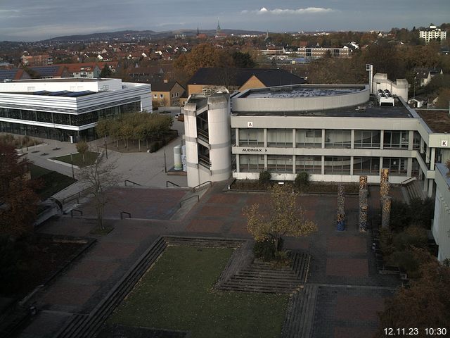 Foto der Webcam: Verwaltungsgebäude, Innenhof mit Audimax, Hörsaal-Gebäude 1