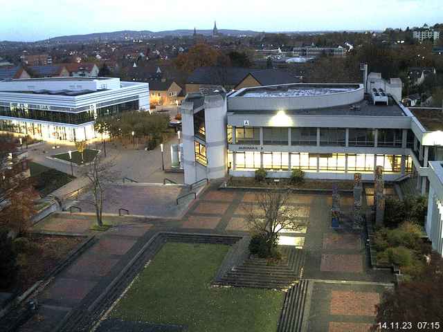 Foto der Webcam: Verwaltungsgebäude, Innenhof mit Audimax, Hörsaal-Gebäude 1