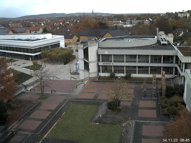 Foto der Webcam: Verwaltungsgebäude, Innenhof mit Audimax, Hörsaal-Gebäude 1