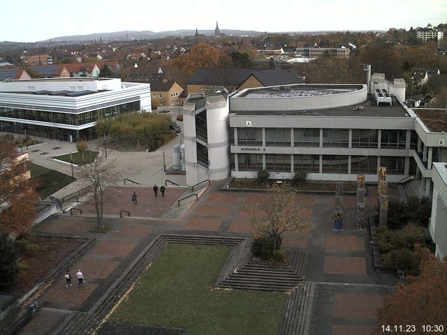 Foto der Webcam: Verwaltungsgebäude, Innenhof mit Audimax, Hörsaal-Gebäude 1