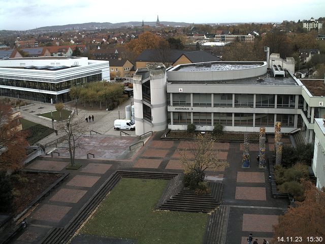 Foto der Webcam: Verwaltungsgebäude, Innenhof mit Audimax, Hörsaal-Gebäude 1