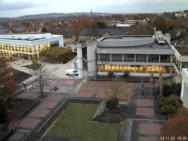 Foto der Webcam: Verwaltungsgebäude, Innenhof mit Audimax, Hörsaal-Gebäude 1