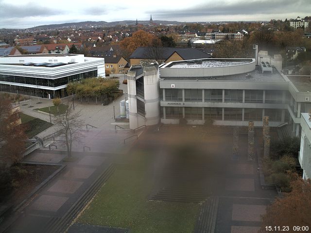 Foto der Webcam: Verwaltungsgebäude, Innenhof mit Audimax, Hörsaal-Gebäude 1