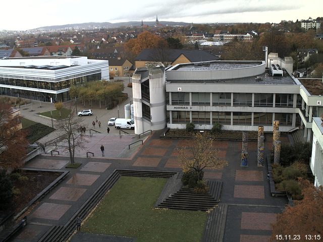 Foto der Webcam: Verwaltungsgebäude, Innenhof mit Audimax, Hörsaal-Gebäude 1