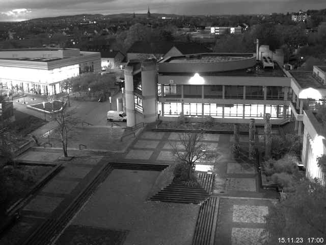 Foto der Webcam: Verwaltungsgebäude, Innenhof mit Audimax, Hörsaal-Gebäude 1