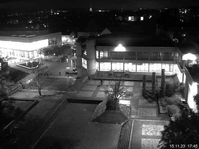 Foto der Webcam: Verwaltungsgebäude, Innenhof mit Audimax, Hörsaal-Gebäude 1