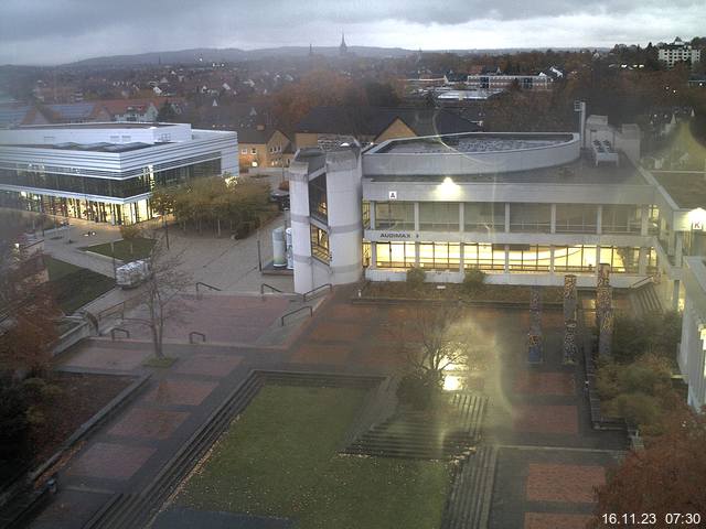 Foto der Webcam: Verwaltungsgebäude, Innenhof mit Audimax, Hörsaal-Gebäude 1