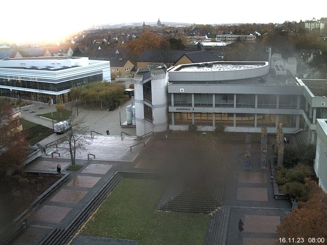 Foto der Webcam: Verwaltungsgebäude, Innenhof mit Audimax, Hörsaal-Gebäude 1