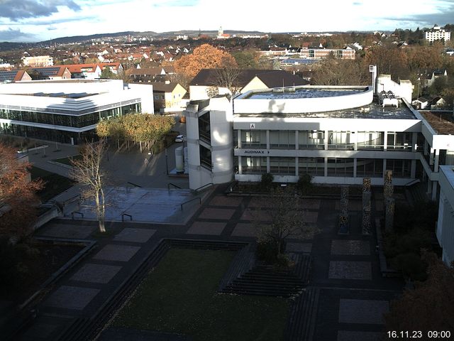 Foto der Webcam: Verwaltungsgebäude, Innenhof mit Audimax, Hörsaal-Gebäude 1