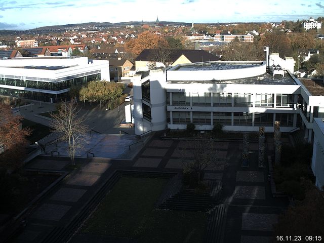 Foto der Webcam: Verwaltungsgebäude, Innenhof mit Audimax, Hörsaal-Gebäude 1