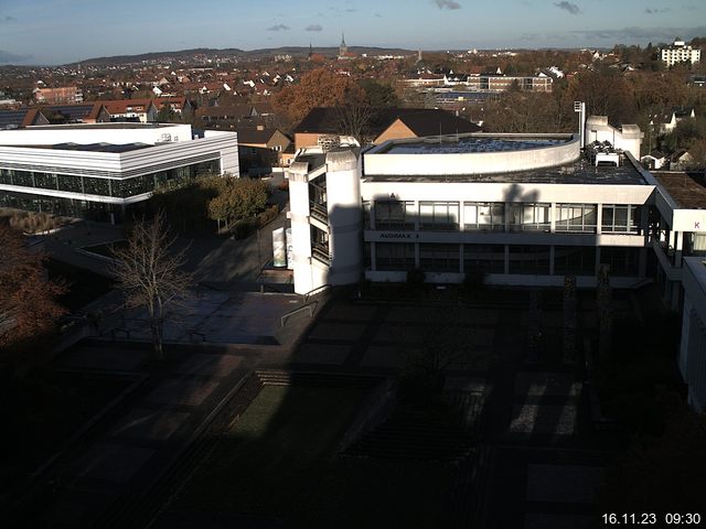 Foto der Webcam: Verwaltungsgebäude, Innenhof mit Audimax, Hörsaal-Gebäude 1