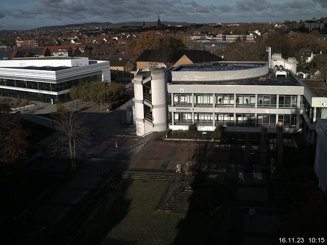 Foto der Webcam: Verwaltungsgebäude, Innenhof mit Audimax, Hörsaal-Gebäude 1