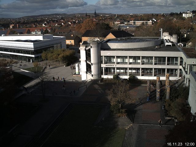 Foto der Webcam: Verwaltungsgebäude, Innenhof mit Audimax, Hörsaal-Gebäude 1