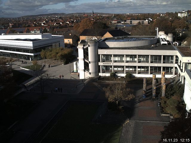 Foto der Webcam: Verwaltungsgebäude, Innenhof mit Audimax, Hörsaal-Gebäude 1