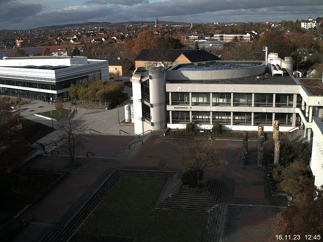 Foto der Webcam: Verwaltungsgebäude, Innenhof mit Audimax, Hörsaal-Gebäude 1