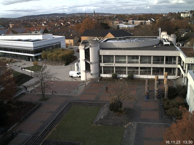 Foto der Webcam: Verwaltungsgebäude, Innenhof mit Audimax, Hörsaal-Gebäude 1