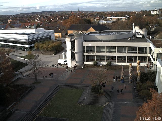 Foto der Webcam: Verwaltungsgebäude, Innenhof mit Audimax, Hörsaal-Gebäude 1