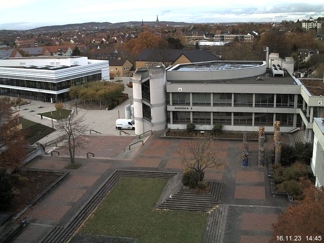 Foto der Webcam: Verwaltungsgebäude, Innenhof mit Audimax, Hörsaal-Gebäude 1