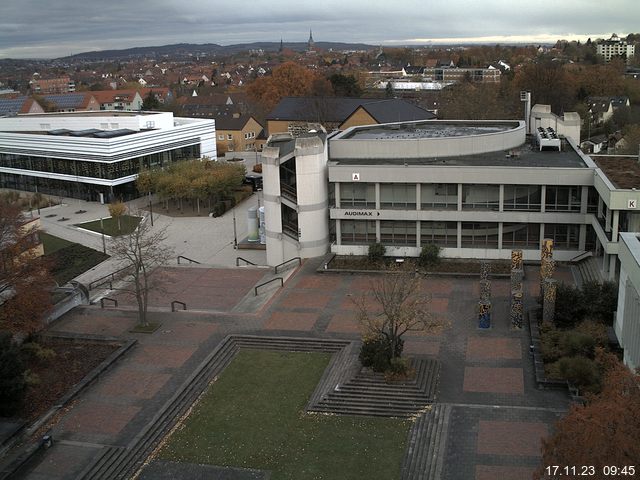 Foto der Webcam: Verwaltungsgebäude, Innenhof mit Audimax, Hörsaal-Gebäude 1