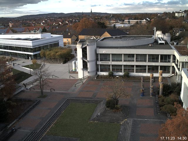 Foto der Webcam: Verwaltungsgebäude, Innenhof mit Audimax, Hörsaal-Gebäude 1