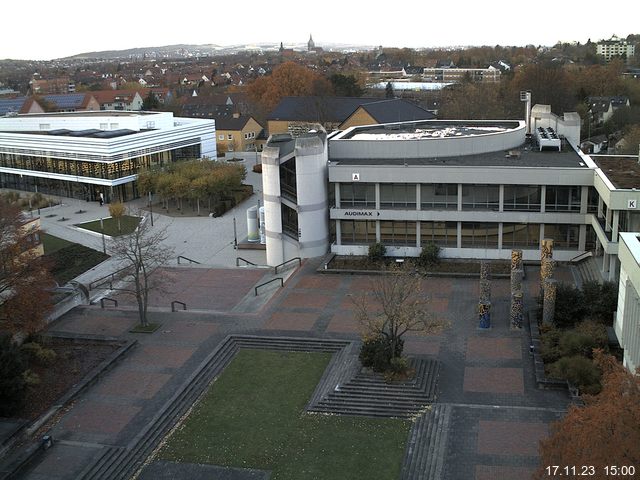 Foto der Webcam: Verwaltungsgebäude, Innenhof mit Audimax, Hörsaal-Gebäude 1