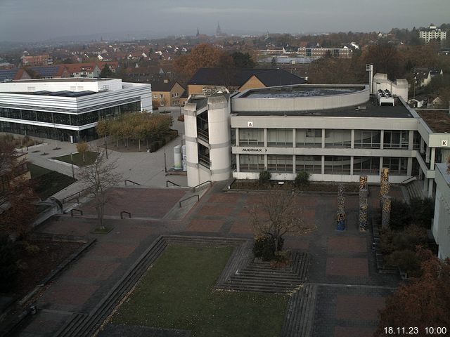 Foto der Webcam: Verwaltungsgebäude, Innenhof mit Audimax, Hörsaal-Gebäude 1