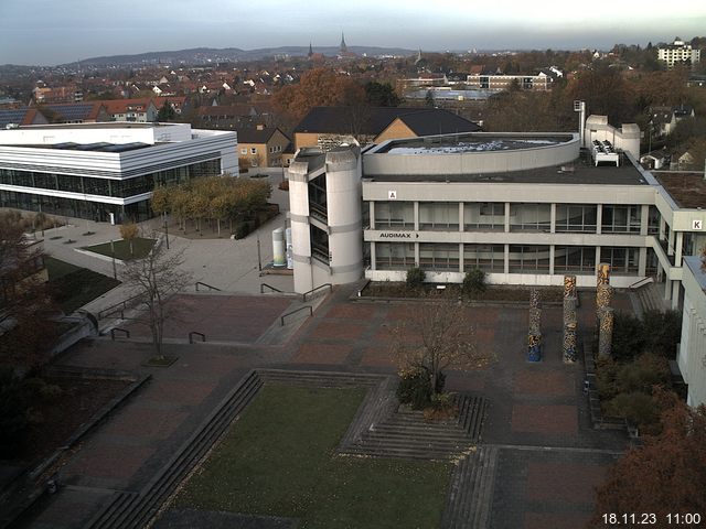 Foto der Webcam: Verwaltungsgebäude, Innenhof mit Audimax, Hörsaal-Gebäude 1