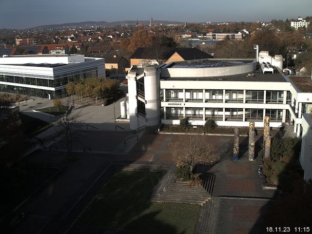 Foto der Webcam: Verwaltungsgebäude, Innenhof mit Audimax, Hörsaal-Gebäude 1