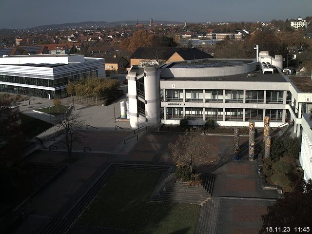 Foto der Webcam: Verwaltungsgebäude, Innenhof mit Audimax, Hörsaal-Gebäude 1