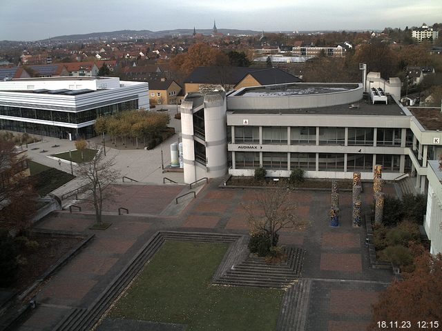 Foto der Webcam: Verwaltungsgebäude, Innenhof mit Audimax, Hörsaal-Gebäude 1