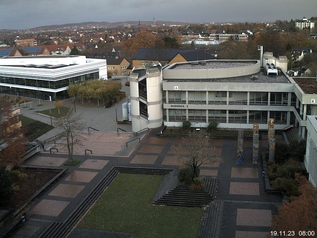 Foto der Webcam: Verwaltungsgebäude, Innenhof mit Audimax, Hörsaal-Gebäude 1