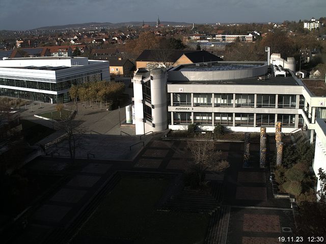 Foto der Webcam: Verwaltungsgebäude, Innenhof mit Audimax, Hörsaal-Gebäude 1