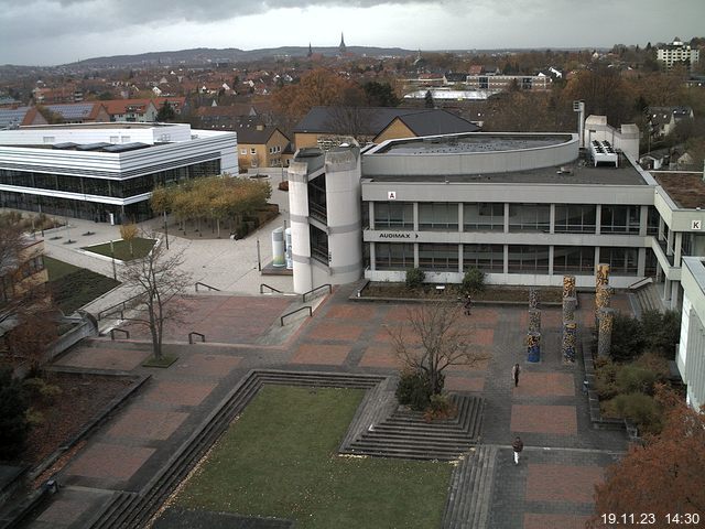 Foto der Webcam: Verwaltungsgebäude, Innenhof mit Audimax, Hörsaal-Gebäude 1