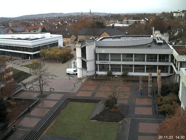 Foto der Webcam: Verwaltungsgebäude, Innenhof mit Audimax, Hörsaal-Gebäude 1