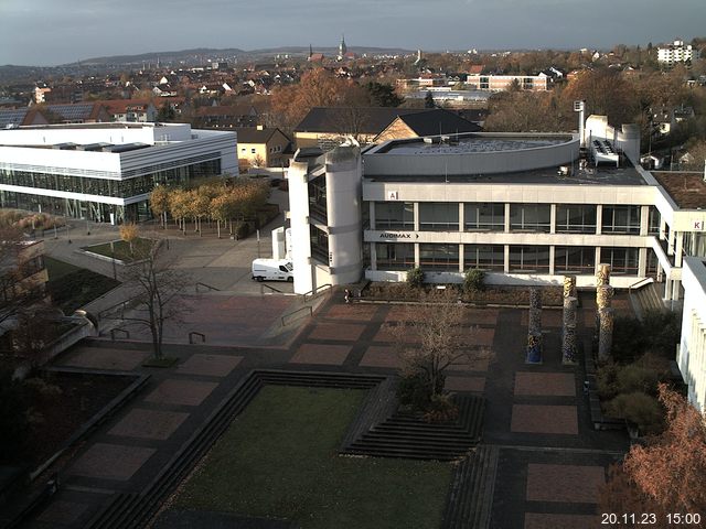 Foto der Webcam: Verwaltungsgebäude, Innenhof mit Audimax, Hörsaal-Gebäude 1