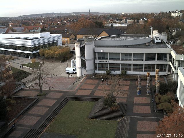 Foto der Webcam: Verwaltungsgebäude, Innenhof mit Audimax, Hörsaal-Gebäude 1