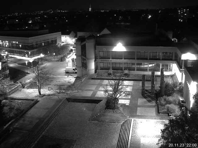 Foto der Webcam: Verwaltungsgebäude, Innenhof mit Audimax, Hörsaal-Gebäude 1