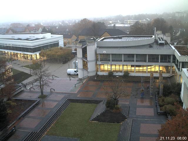 Foto der Webcam: Verwaltungsgebäude, Innenhof mit Audimax, Hörsaal-Gebäude 1