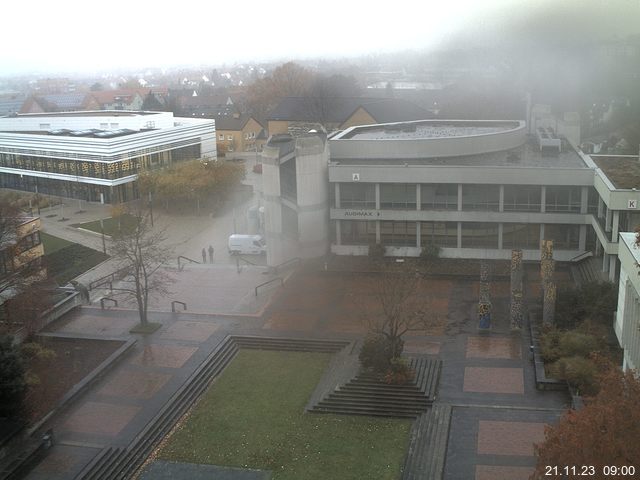 Foto der Webcam: Verwaltungsgebäude, Innenhof mit Audimax, Hörsaal-Gebäude 1