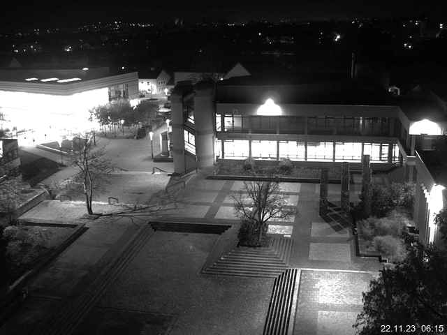 Foto der Webcam: Verwaltungsgebäude, Innenhof mit Audimax, Hörsaal-Gebäude 1