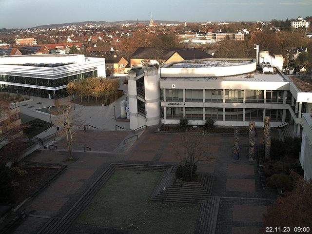 Foto der Webcam: Verwaltungsgebäude, Innenhof mit Audimax, Hörsaal-Gebäude 1