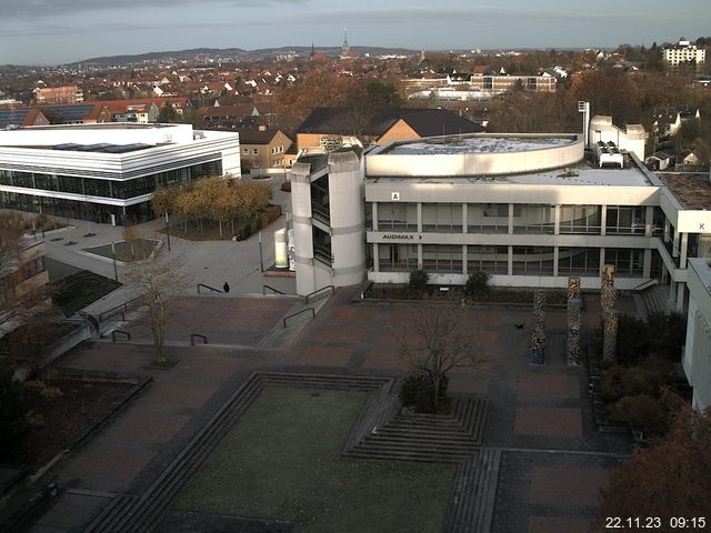 Foto der Webcam: Verwaltungsgebäude, Innenhof mit Audimax, Hörsaal-Gebäude 1